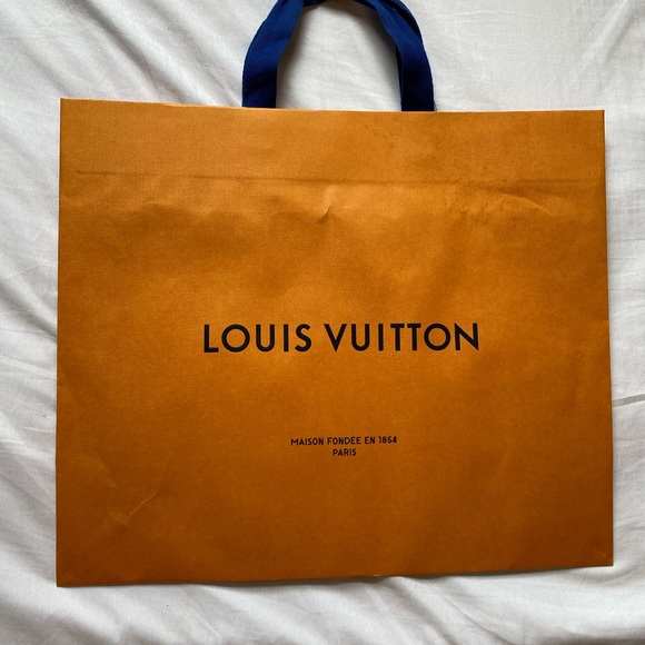 Louis Vuitton gift bag - Picture 2 of 5